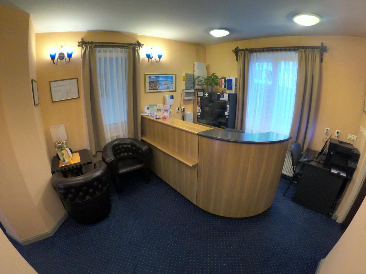 Hotel Carlstadt Karlovac Exterior foto
