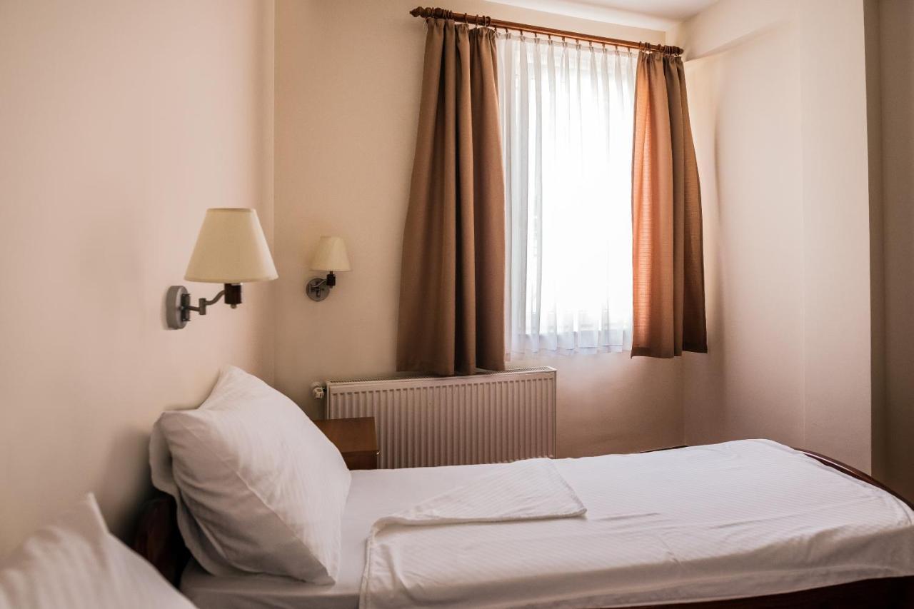 Hotel Carlstadt Karlovac Exterior foto